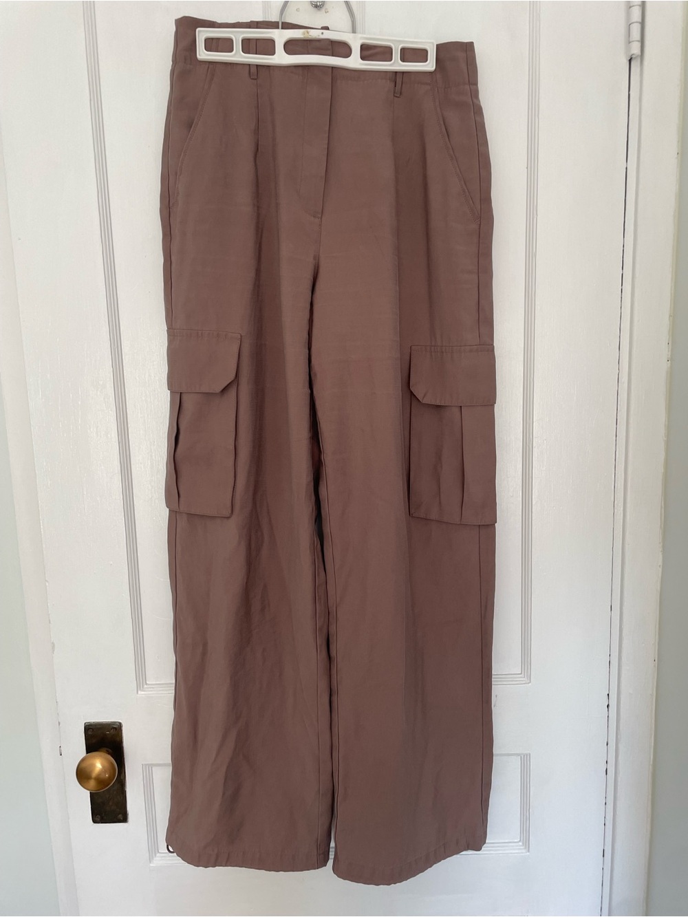 Dynamite Wide Leg Cargo Pants in Taupe Brown